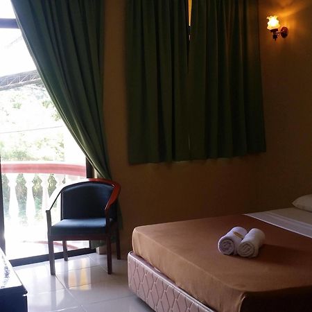 Hotel Hji Residensi Kuah Exterior foto