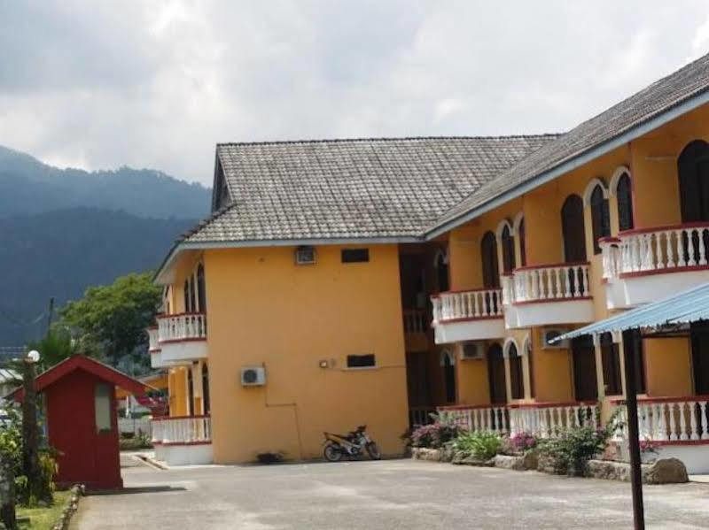 Hotel Hji Residensi Kuah Exterior foto