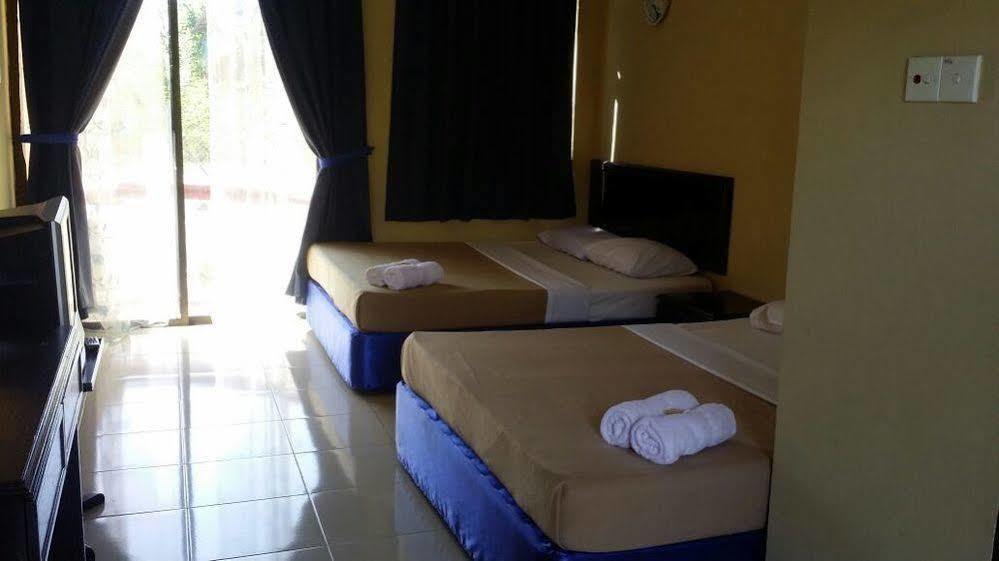 Hotel Hji Residensi Kuah Exterior foto