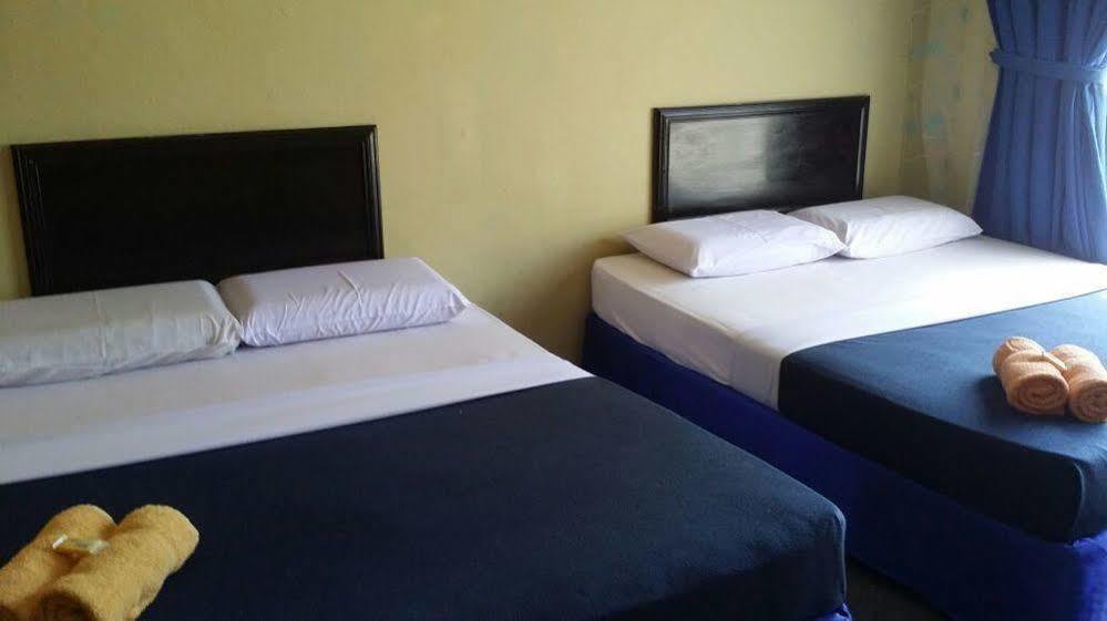 Hotel Hji Residensi Kuah Exterior foto