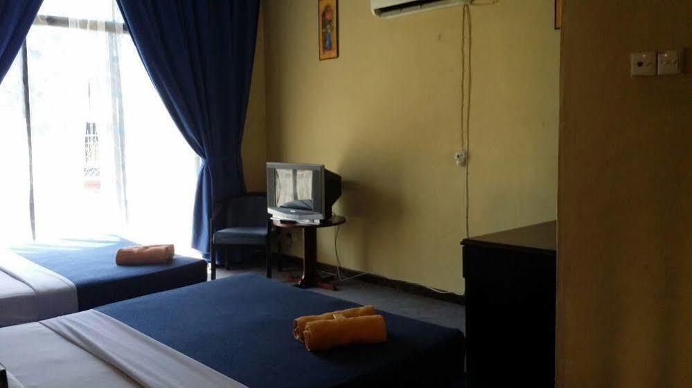 Hotel Hji Residensi Kuah Exterior foto