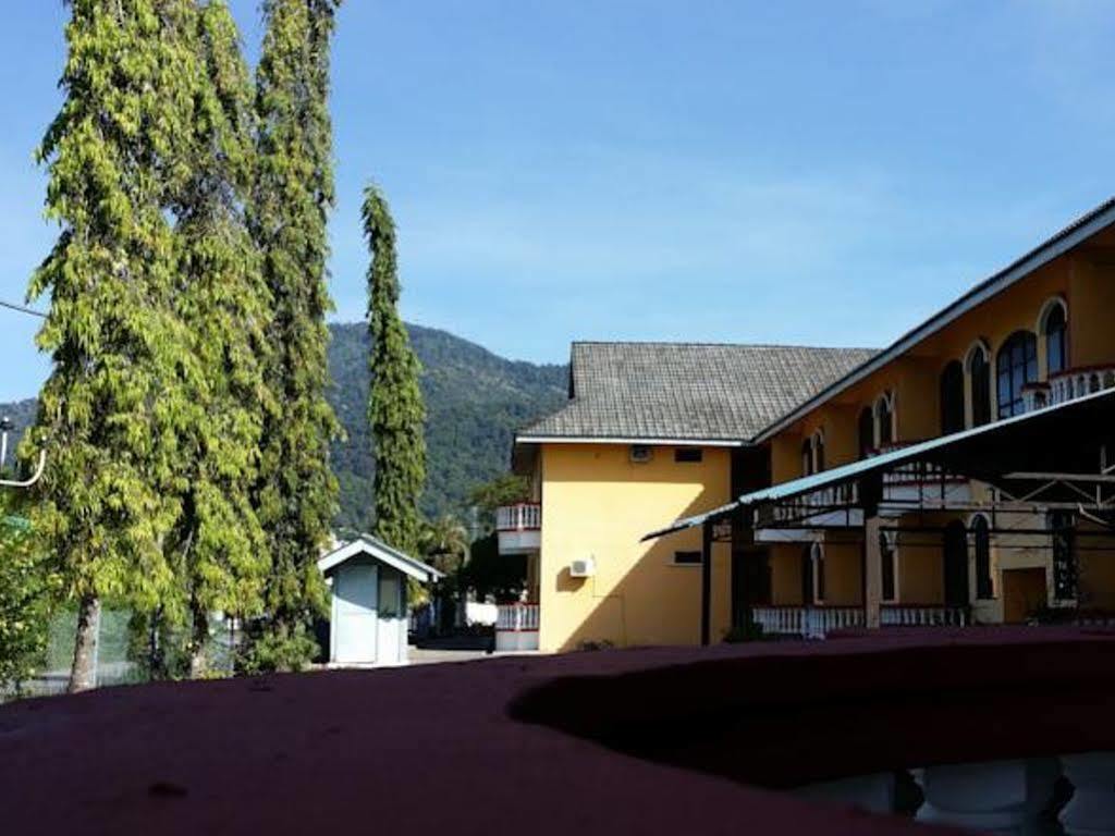 Hotel Hji Residensi Kuah Exterior foto